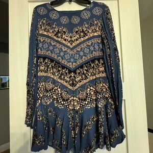 Free People Long Sleeve Back Open Dress in Blue Flower Pattern Size Small